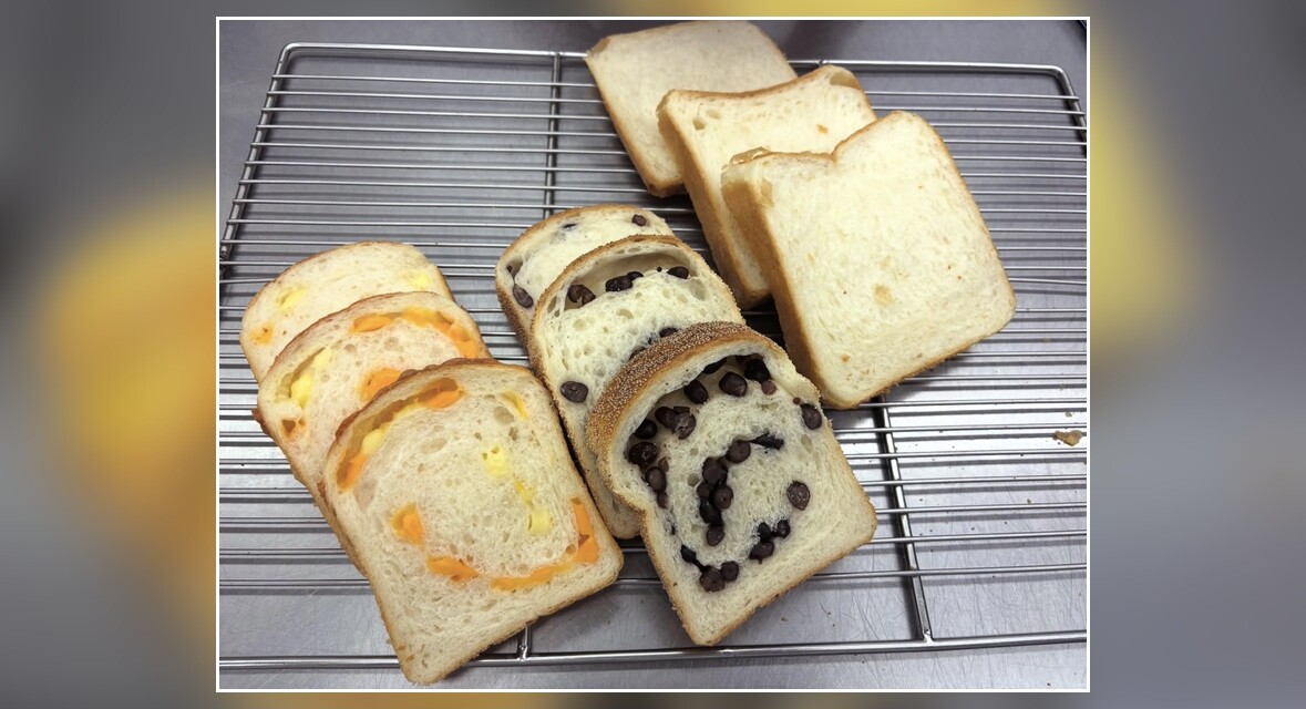 スライスした食パン